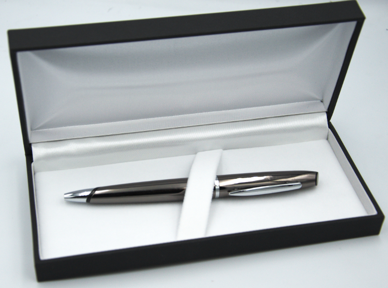 2. Długopis w etui czarnym