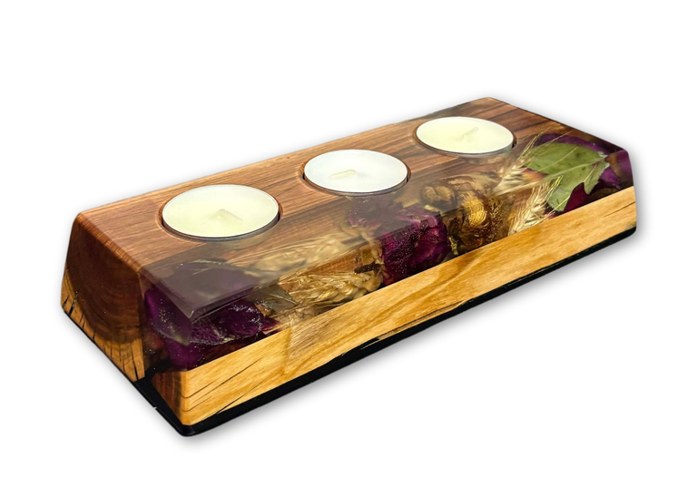 Świecznik potrójny z kwiatami